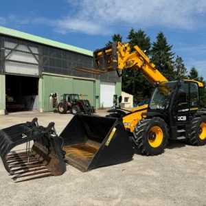 Chariot télescopique JCB 542-70 Accessoires: Fourches/ Godet/ Fouches à fumier